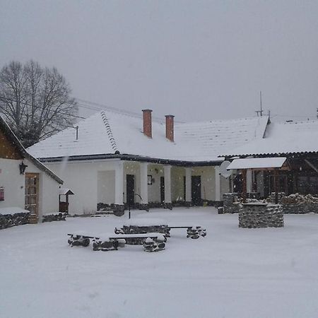 Toldi Vendeghaz Hotell Felsőtold Eksteriør bilde